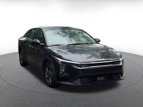 Used 2025 Kia K4 FWD image 3
