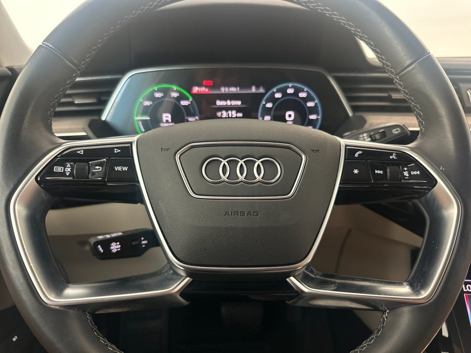 Used 2024 Audi Q8 e-tron Premium Plus w/ Premium Plus Package AWD/4WD image 23