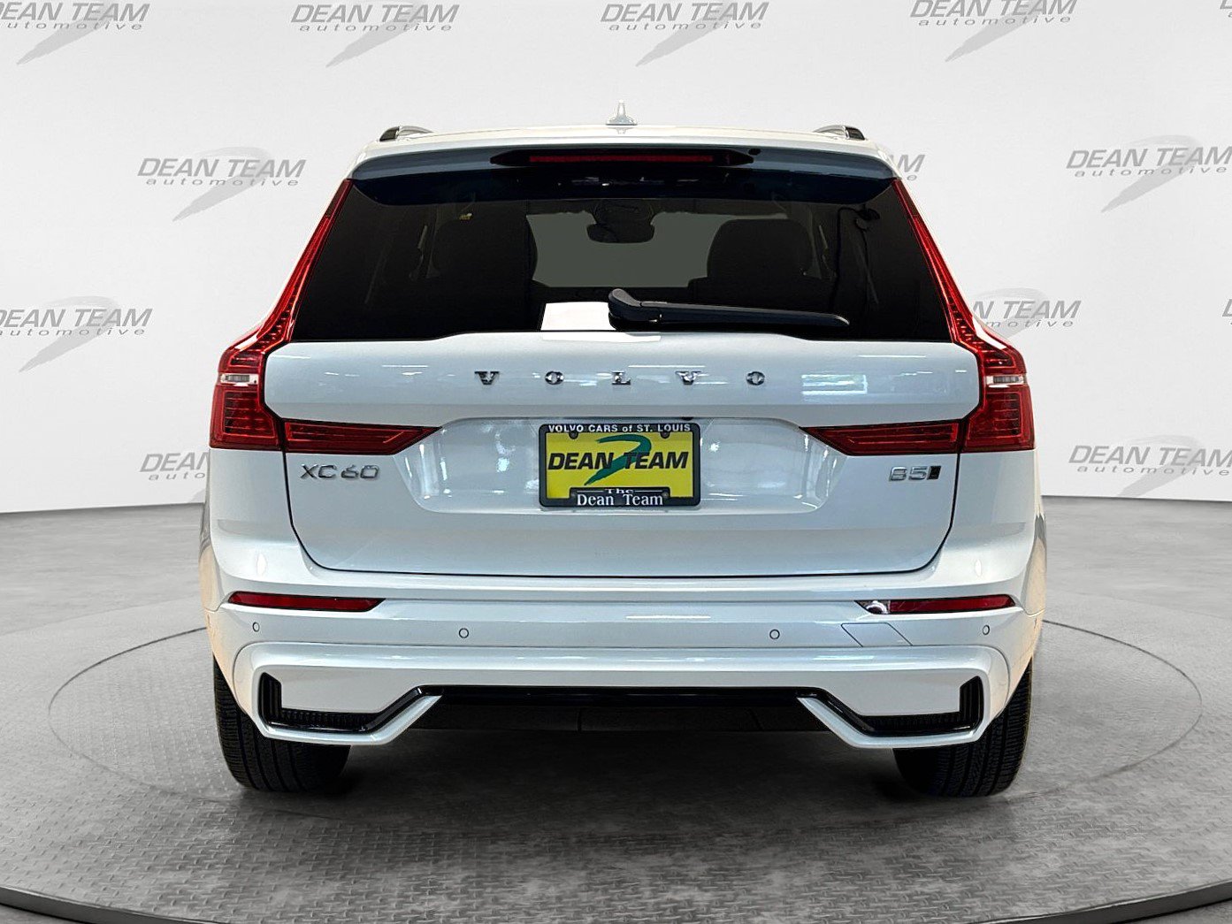 Used 2025 Volvo XC60 B5 Plus AWD/4WD image 8