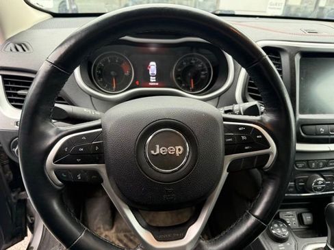 Used 2018 Jeep Cherokee Trailhawk w/ Quick Order Package 27L image 8