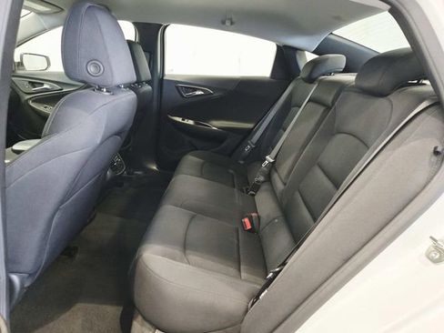 Used 2025 Chevrolet Malibu LT FWD image 9