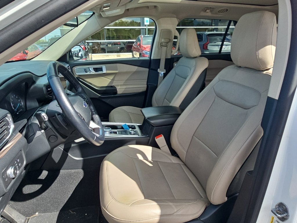 Used 2020 Ford Explorer Limited w/ Class III Trailer Tow Package AWD/4WD image 3