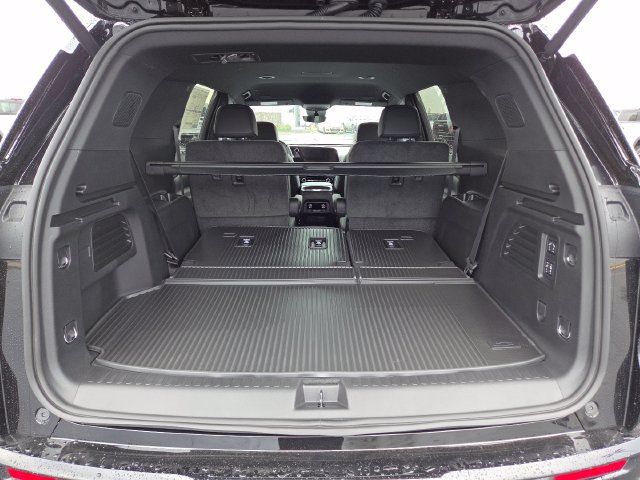 New 2027 Chevrolet Traverse RS w/ LPO, Floor Liner Package AWD/4WD image 20