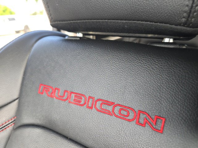 Used 2023 Jeep Wrangler Unlimited Rubicon w/ LED Lighting Group AWD/4WD image 17