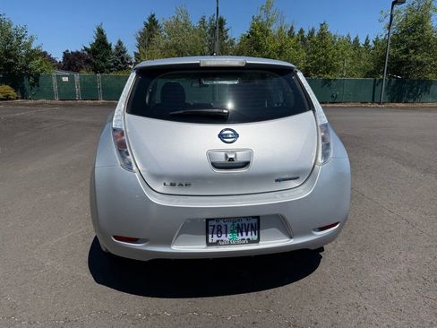 Used 2017 Nissan Leaf SV w/ Premium Package FWD image 6