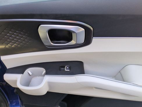 Used 2022 Kia Sorento S w/ Panoramic Sunroof Package FWD image 23