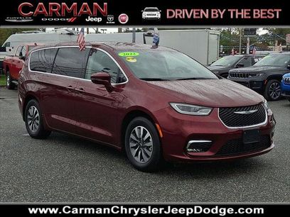 Certified 2022 Chrysler Pacifica Touring-L