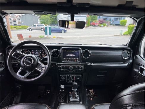 Used 2023 Jeep Gladiator Overland image 6