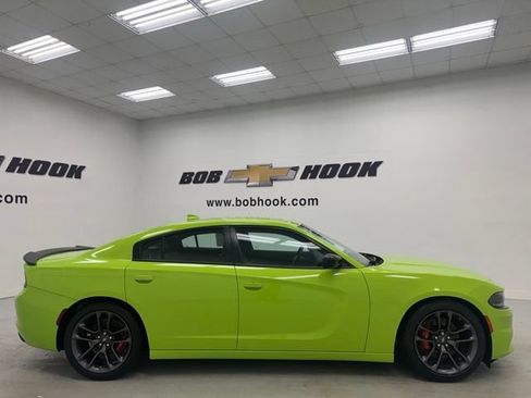 Used 2023 Dodge Charger SXT w/ Plus Group RWD image 4