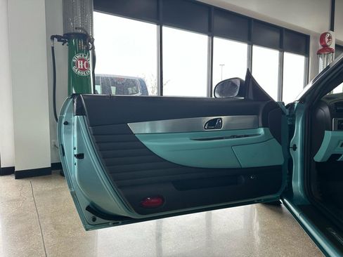 Used 2002 Ford Thunderbird Deluxe image 12