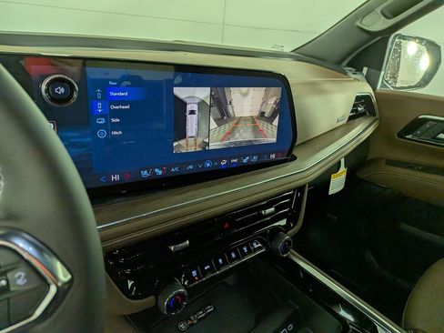 New 2026 Chevrolet Suburban High Country image 24