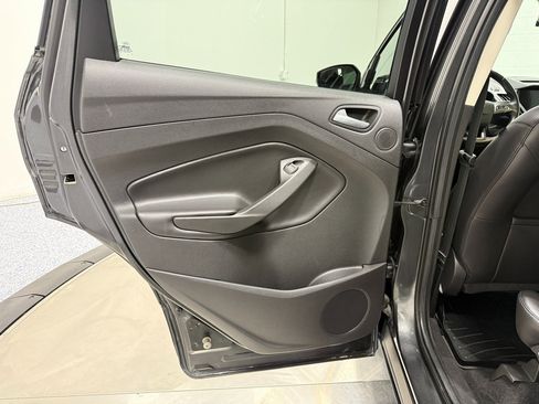 Used 2017 Ford Escape Titanium image 42