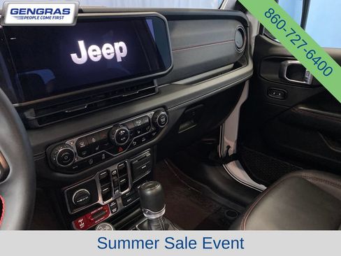 Certified 2024 Jeep Gladiator Rubicon AWD/4WD image 16