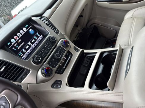 Used 2018 GMC Yukon Denali w/ Denali Ultimate Package image 19