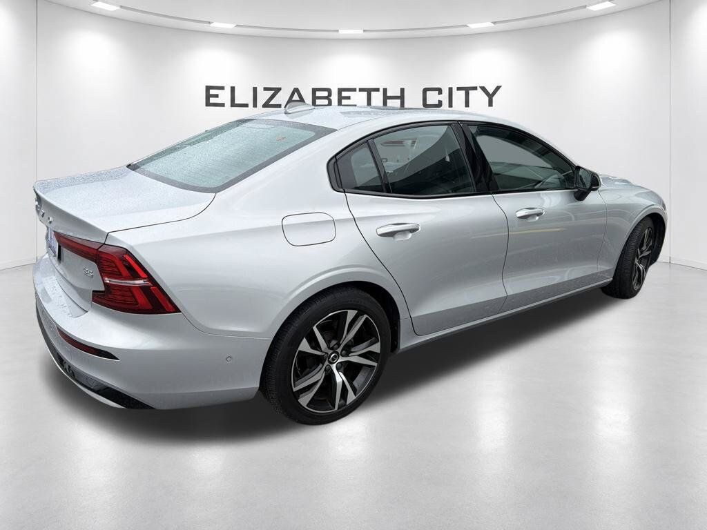 Used 2024 Volvo S60 B5 Plus AWD/4WD image 4