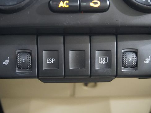 Used 2006 Volkswagen Beetle Coupe w/ Package 1 FWD image 18