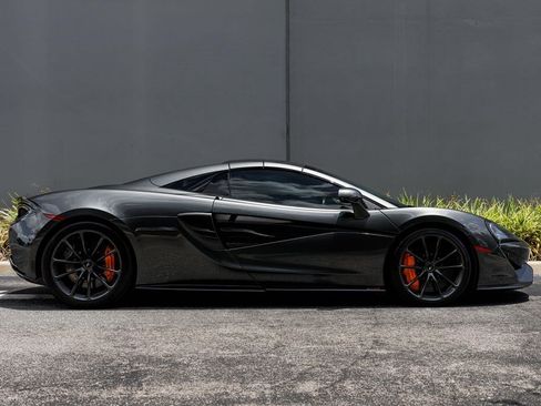Used 2019 McLaren 570S Spider RWD image 6