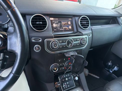 Used 2016 Land Rover LR4 HSE image 9