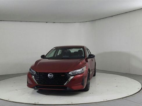 Used 2024 Nissan Sentra SR image 2