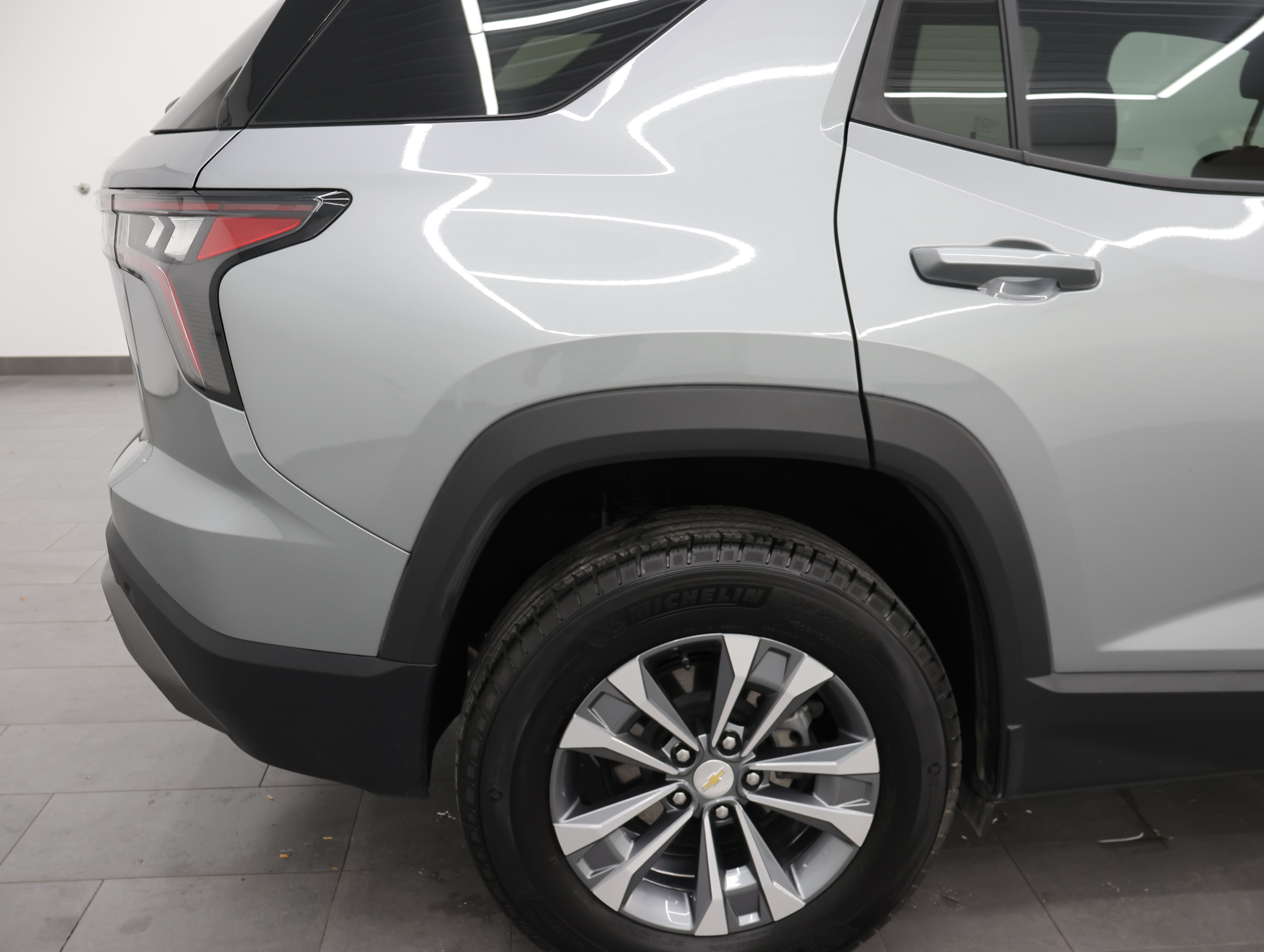 Used 2026 Chevrolet Equinox LT AWD/4WD image 25