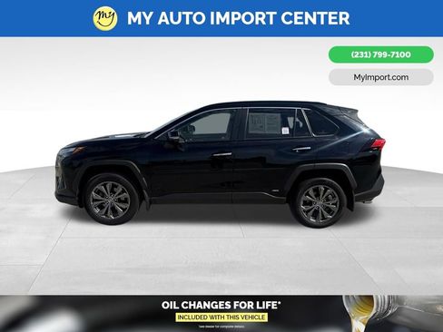 Used 2022 Toyota RAV4 Limited AWD/4WD image 5