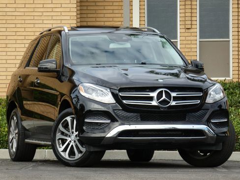 Used 2016 Mercedes-Benz GLE 350 w/ Premium Package image 5