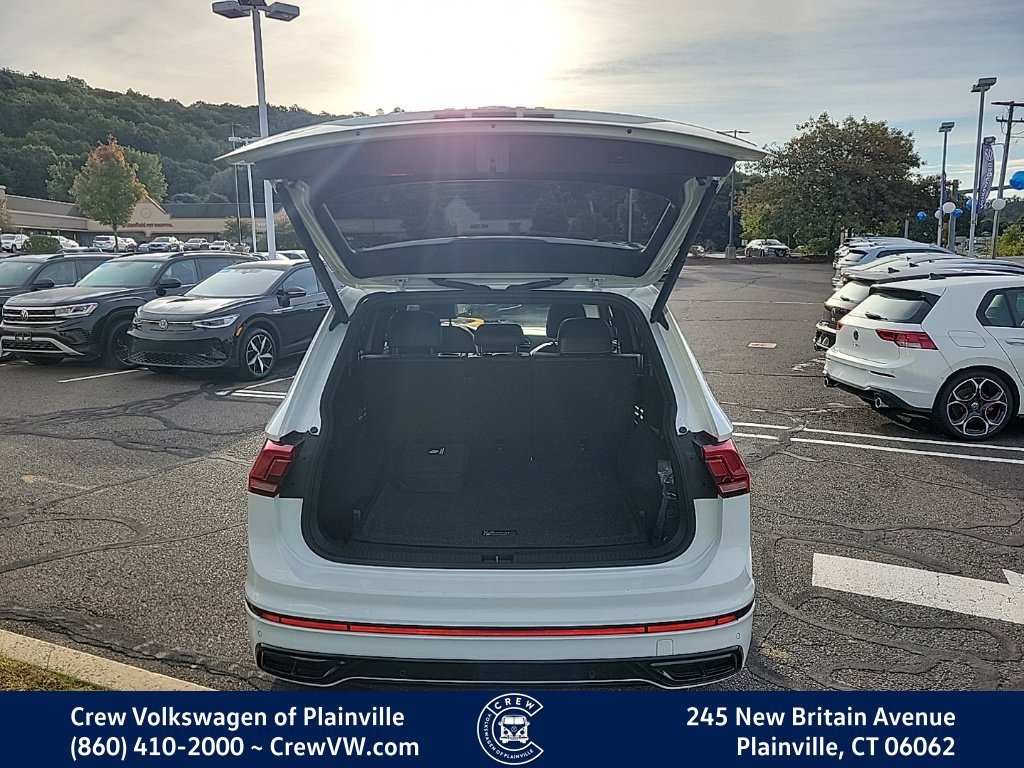 Certified 2022 Volkswagen Tiguan SE R-Line AWD/4WD image 56