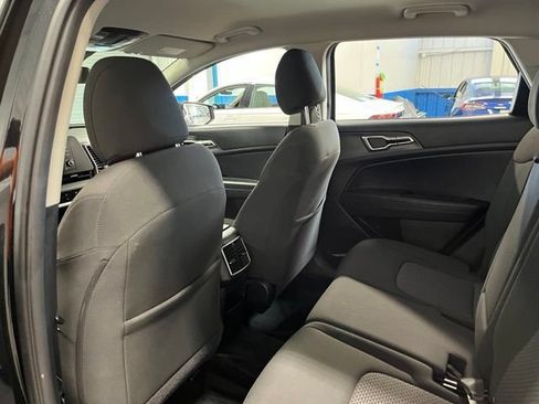 Used 2024 Kia Sportage LX FWD image 18