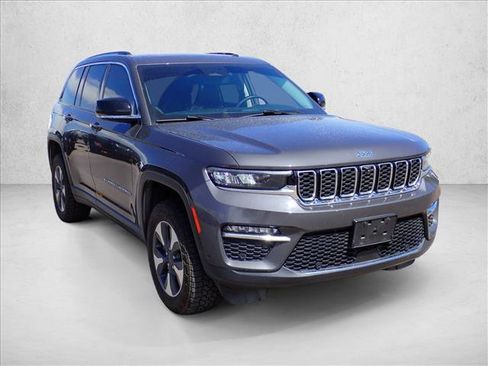 Used 2023 Jeep Grand Cherokee 4WD 4xe w/ Luxury Tech Group II image 4