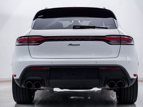 Certified 2025 Porsche Macan image 10