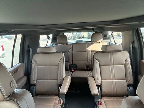 New 2026 Chevrolet Suburban High Country image 25