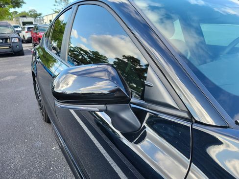 Used 2025 Toyota Camry SE FWD image 9