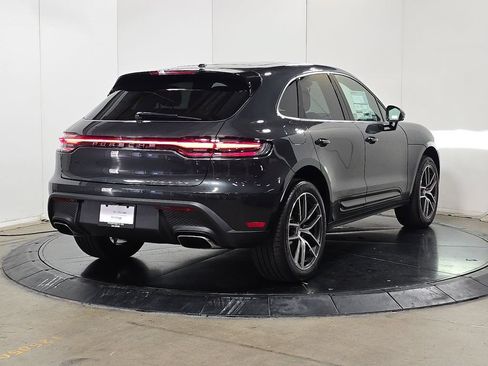 Certified 2025 Porsche Macan AWD/4WD image 7
