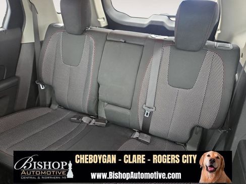 Used 2017 GMC Terrain SLE image 32