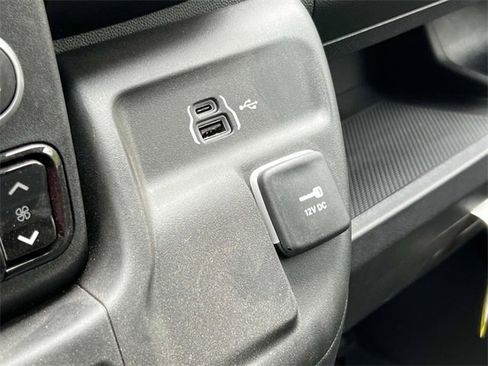 New 2024 RAM ProMaster 3500 w/ Premium Convenience Group image 28