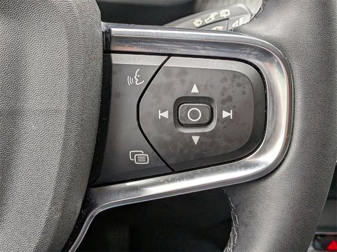 Certified 2024 Volvo XC40 B5 Core image 28