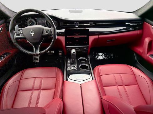 Used 2023 Maserati Quattroporte Modena RWD image 15