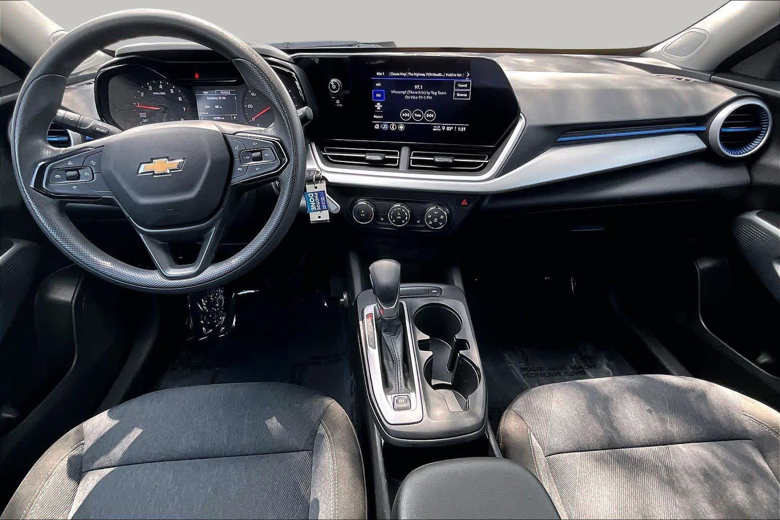 Used 2024 Chevrolet Trax LS w/ LS Convenience Package FWD image 16