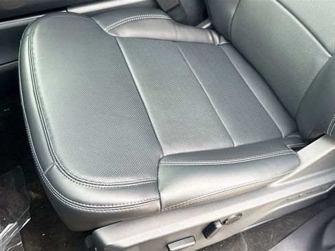 New 2025 Ford Expedition Platinum w/ Driver's Package image 25