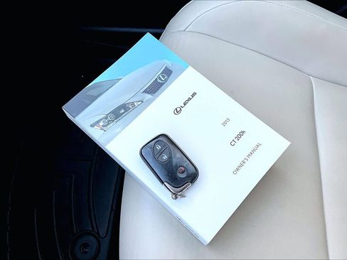 Used 2013 Lexus CT 200h w/ Premium Pkg w/Backup Camera image 15