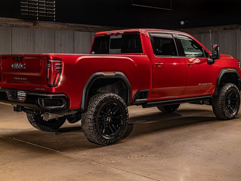 Used 2025 GMC Sierra 2500 AT4X AWD/4WD image 10