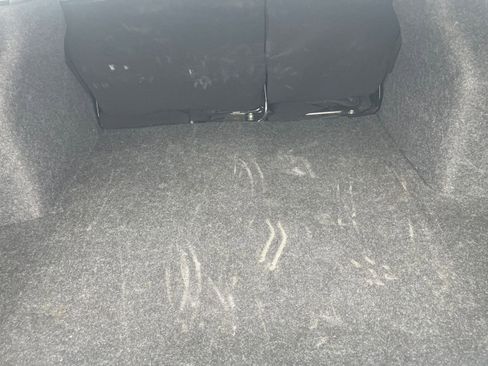 Used 2025 Nissan Versa SV image 31