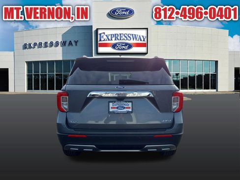 Used 2024 Ford Explorer XLT w/ Equipment Group 202A image 8