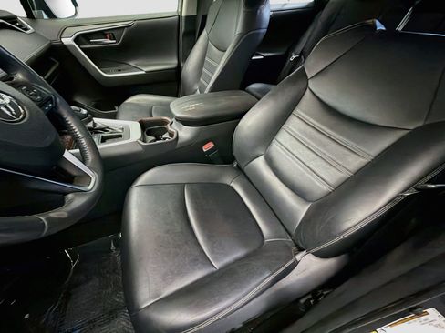 Used 2021 Toyota RAV4 Limited w/ Carpet Mat Package (TMS) FWD image 10
