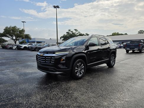 Used 2025 Chevrolet Equinox LT w/ Convenience Package II FWD image 11