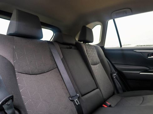 Used 2021 Toyota RAV4 XLE FWD image 9