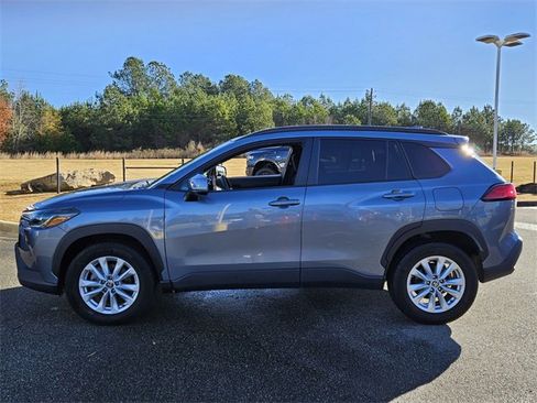 Used 2023 Toyota Corolla Cross LE image 5