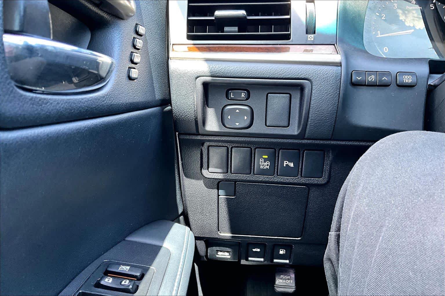 Used 2014 Lexus ES 350 w/ Luxury Package FWD image 36