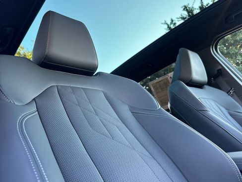 Used 2025 BMW X3 xDrive30i w/ Premium Package image 21