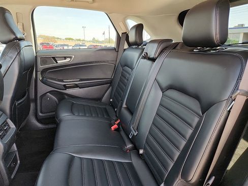 Used 2022 Ford Edge SEL image 5